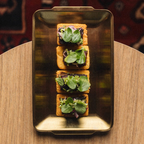 CANAPÉ DE RABADA COM AGRIÃO